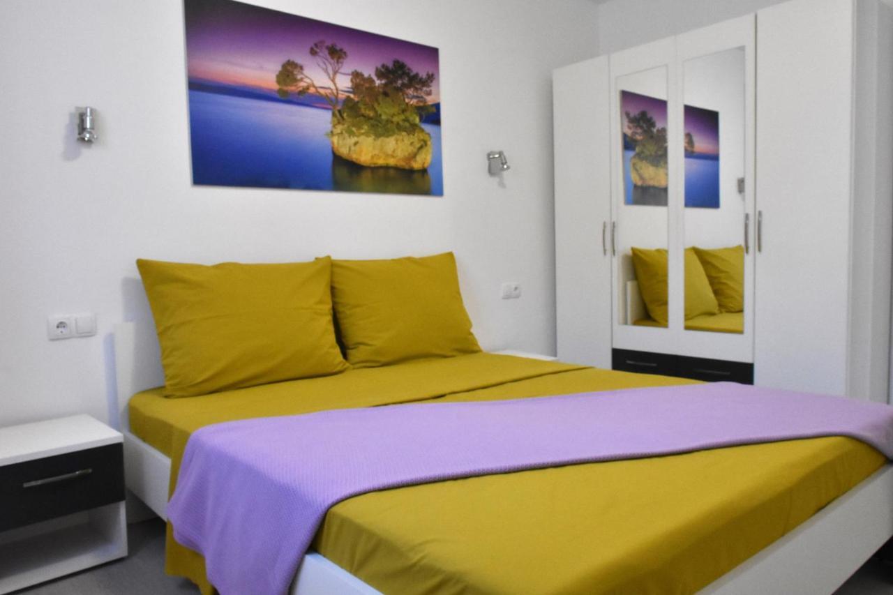 Apartment Meryl Mravince Bagian luar foto