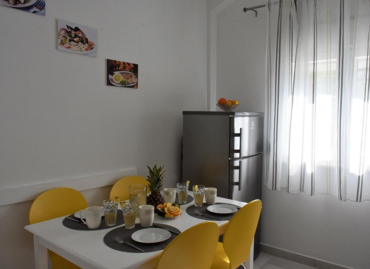 Apartment Meryl Mravince Bagian luar foto