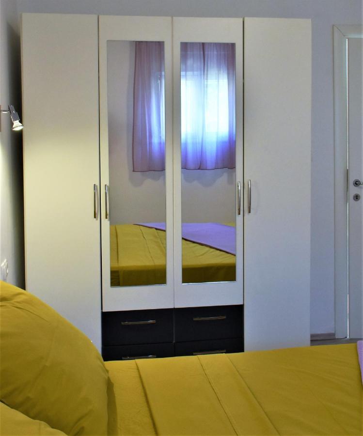 Apartment Meryl Mravince Bagian luar foto