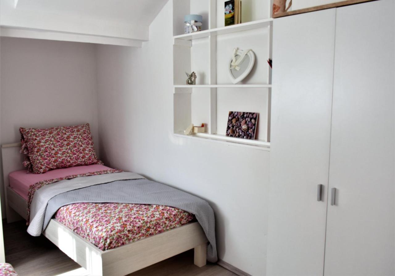 Apartment Meryl Mravince Bagian luar foto