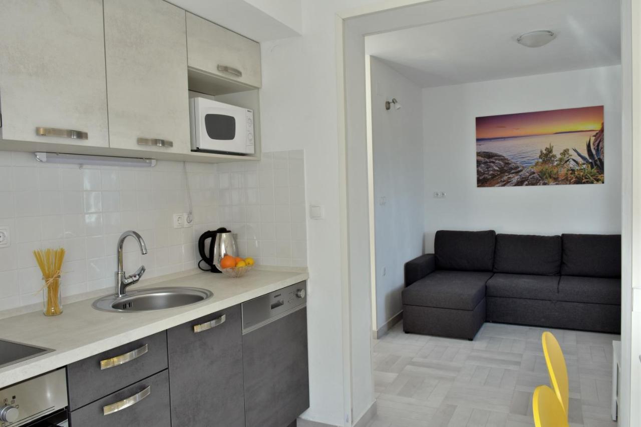 Apartment Meryl Mravince Bagian luar foto